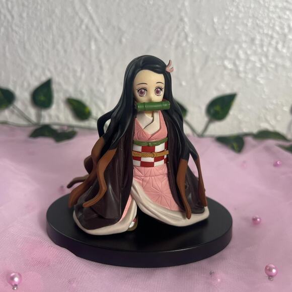 Demon slayer nezuko tsukumoto figure - Picture 1 of 3